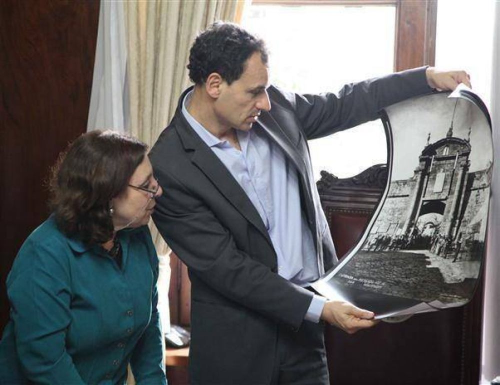El intendente Bruera y su par de Montevideo acordaron un plan de intercambio cultural