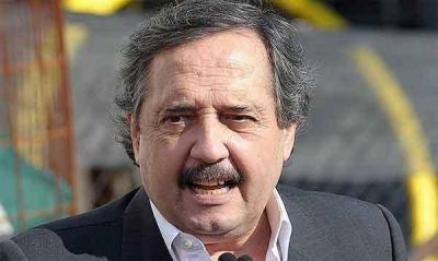 Alfons�n critic� a Macri por �cooptar dirigentes pol�ticos�