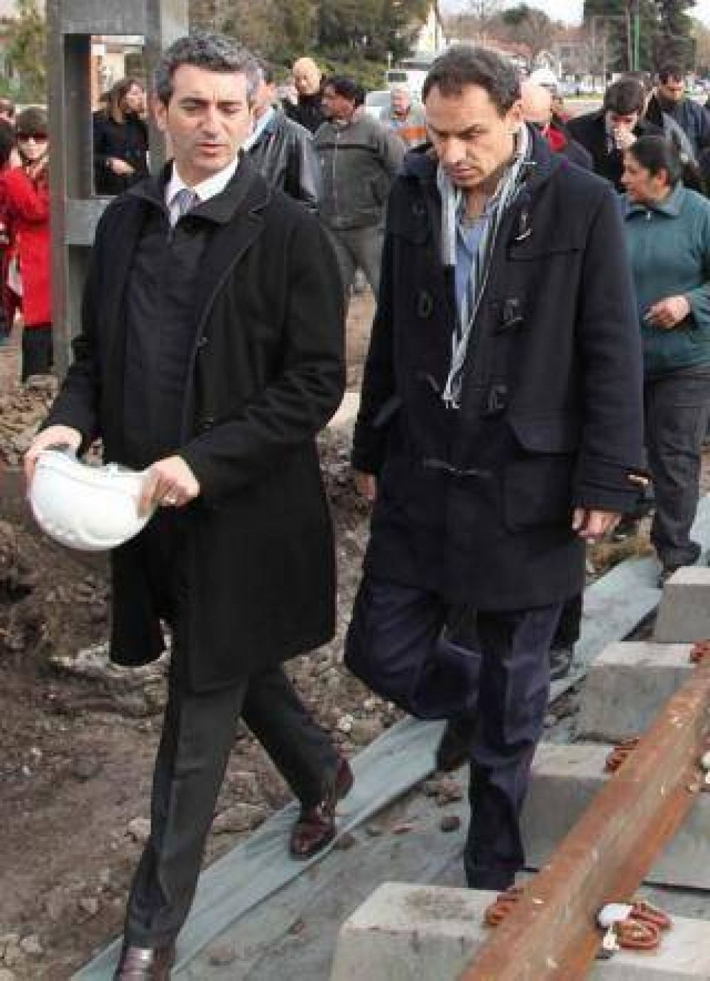 Bruera confirma su pase al kirchnerismo con la presencia de Randazzo en La Plata