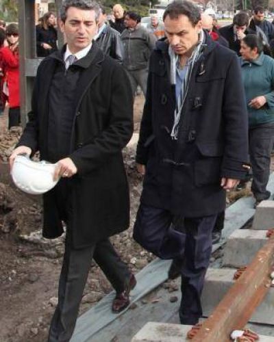 Bruera confirma su pase al kirchnerismo con la presencia de Randazzo en La Plata