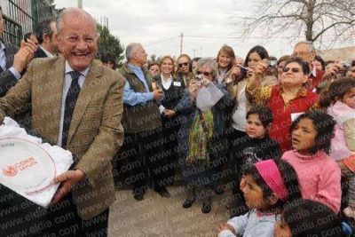 Desde Los Hornos dan pelea a la desnutrici�n  