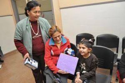 Yasm�n recibi� una sorpresa de la fundaci�n Leo Messi 