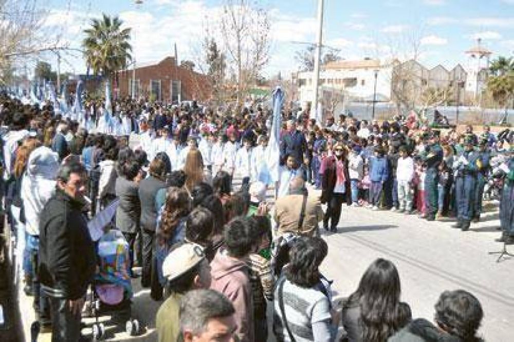  El pueblo de Sarmiento tom las calles para festejar sus 104 aos