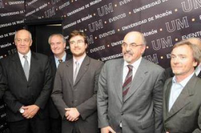 Ghi y Tomada en charla sobre recursos humanos en Mor�n