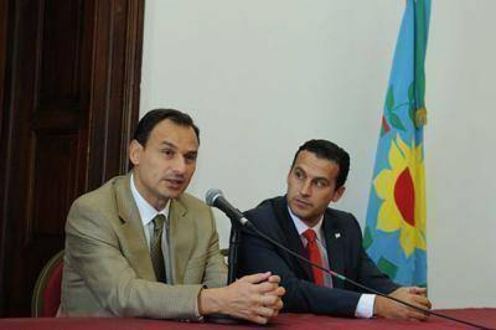 La Municipalidad de La Plata firm� convenio con el Ministerio del Interior.