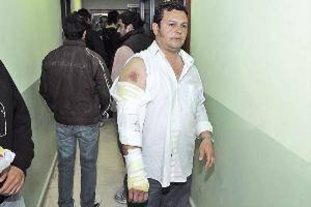 Graves incidentes por detenciones tras el asalto a un colectivero