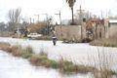 La intensa lluvia ca�da caus� problemas en barrios y agrav� la situaci�n en la zona rural