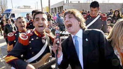 Vecinos de Piedra Buena compartieron con Boudou el 79� aniversario de la localidad