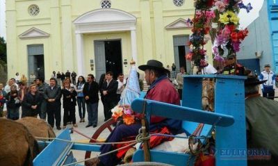 Con el arribo de peregrinos de Itat� y de la zona rural, arranc� la fiesta sanluise�a