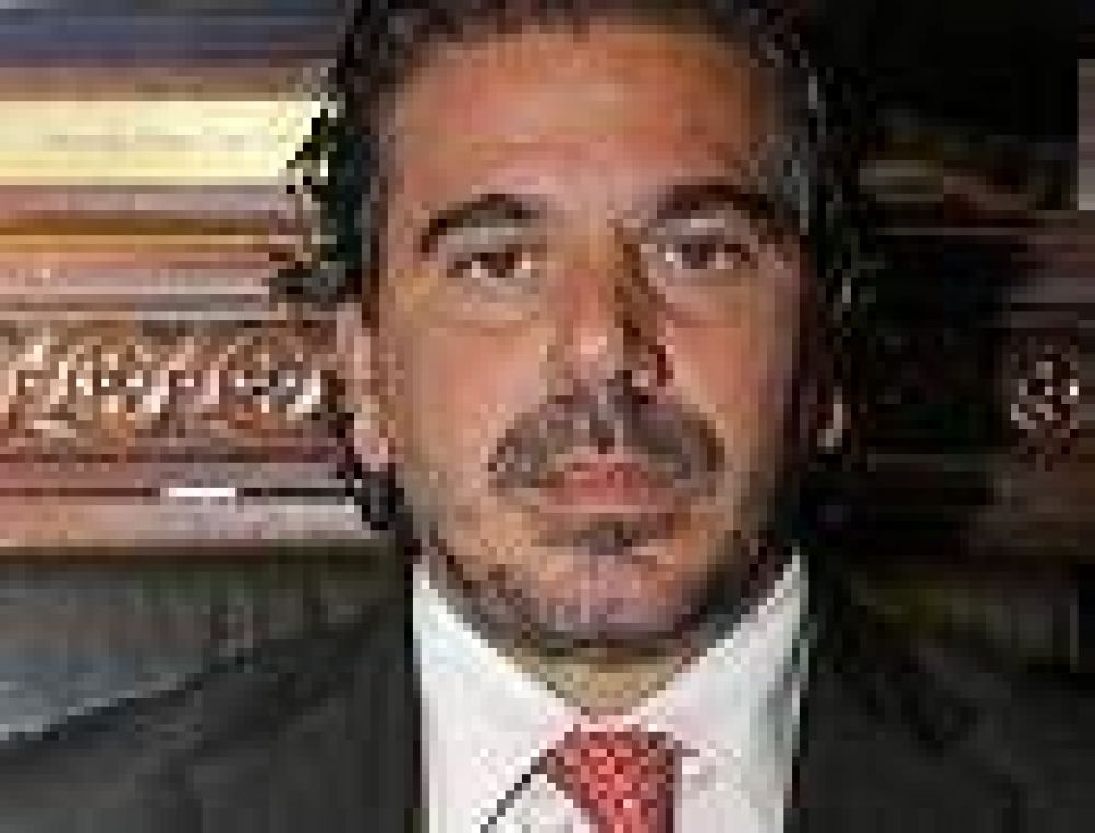 Ritondo denuncia: "Los funcionarios judiciales K persiguen a Macri"