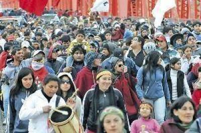 M�s de 30 mil personas acompa�aron a la imagen de San Gil en su 104� marcha