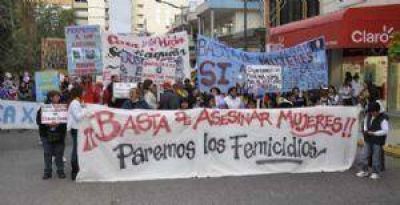 Mujeres de distintas organizaciones marcharon por la ciudad