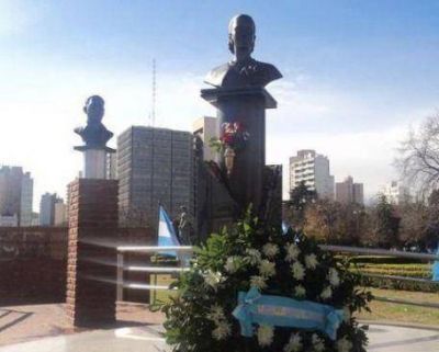 Cruces en acto de Evita