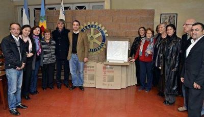 El Rotary Club de Victoria don� calefactores a Hospitales de Islas