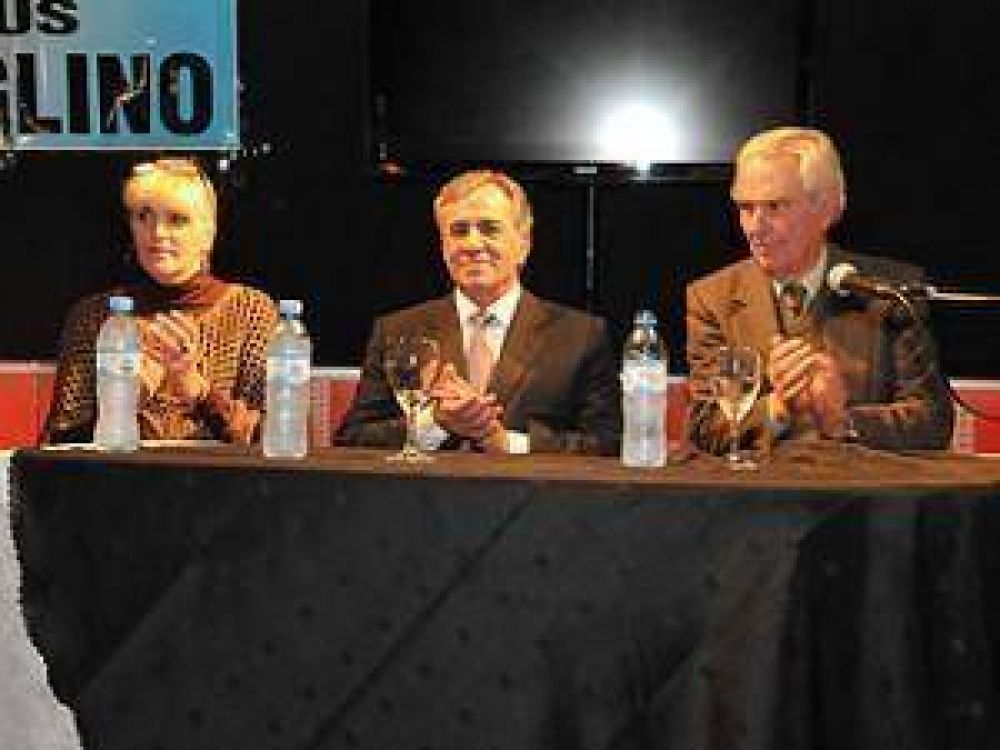 Cariglino particip� de acto del Partido Lealtad y Dignidad