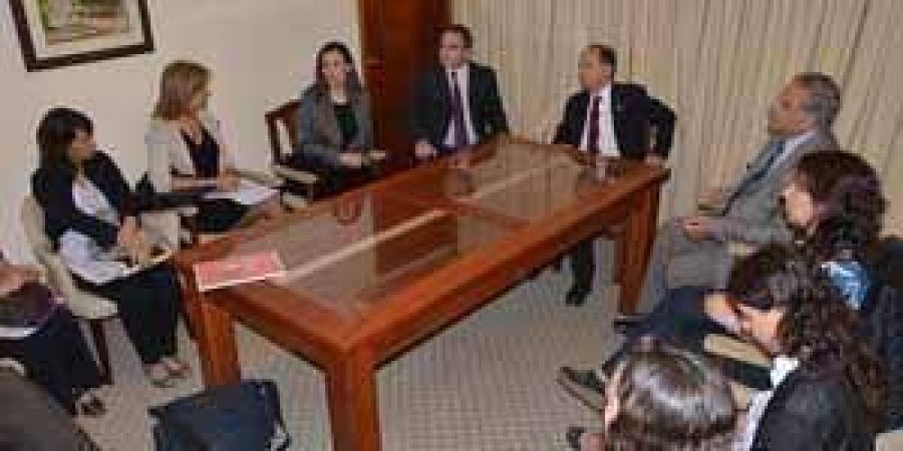  Protocolo para tratar a menores en situaci�n de vulnerabilidad