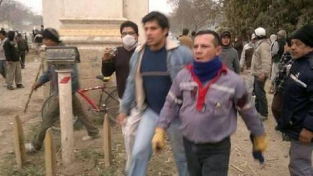 Tensi�n en Salta: la polic�a reprimi� una protesta en un ingenio