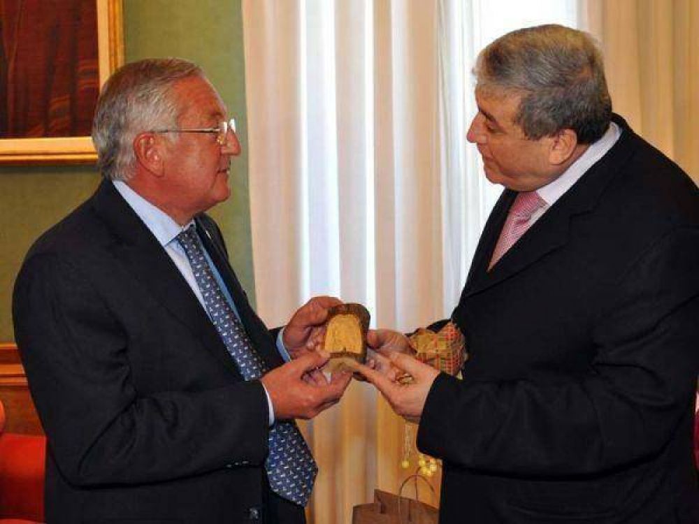  Fellner recibi al embajador de Palestina en Argentina, Walid Muaqqat
