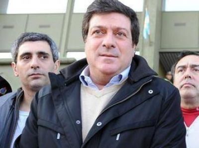 Mariotto pas� por Tres Arroyos y entreg� un subsidio a S�nchez