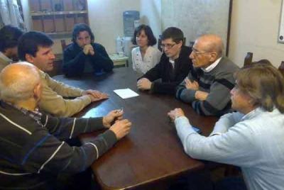 Reuni�n de concejales y funcionarios de Anses por la toma
