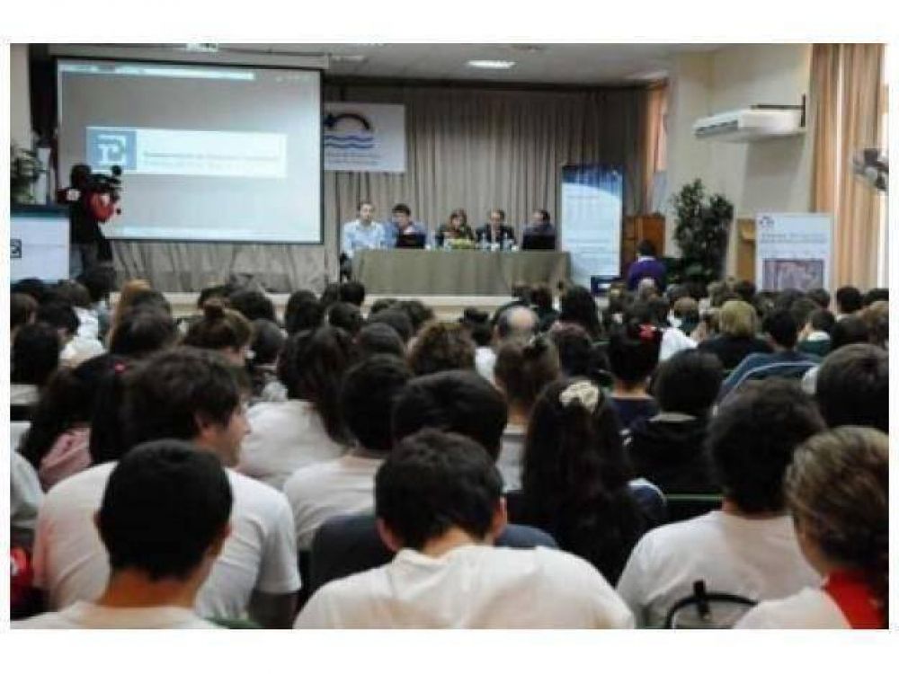 M�s de 100 j�venes entrerrianos participan en un certamen cient�fico