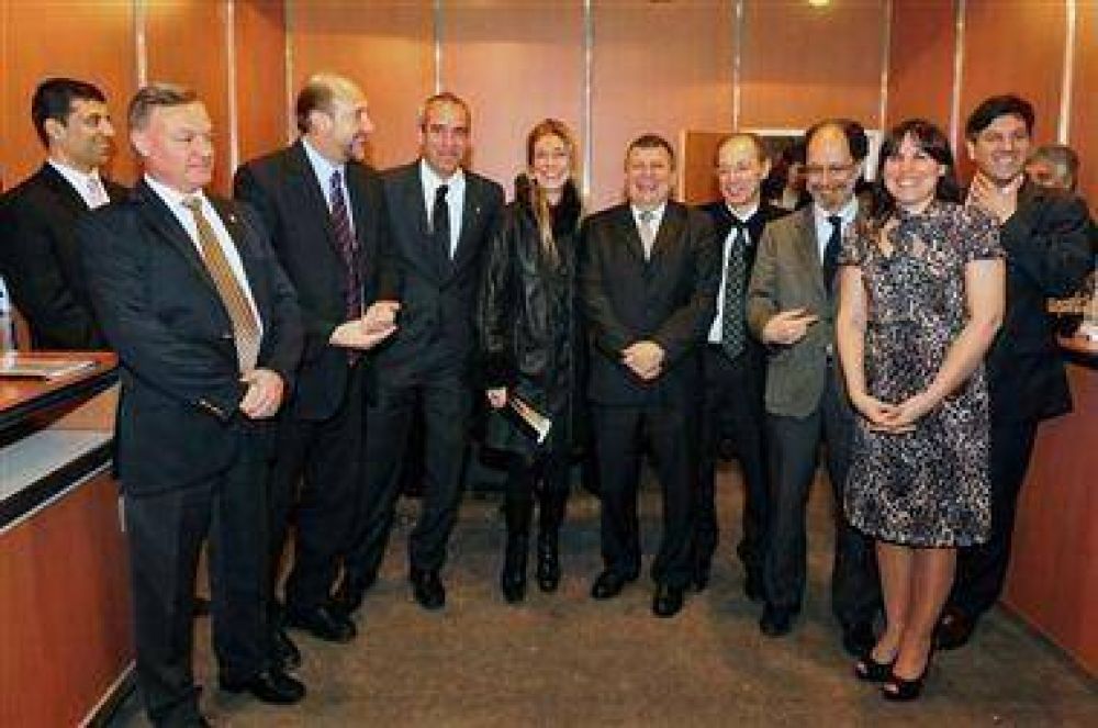 Perotti apoy� a los parques industriales