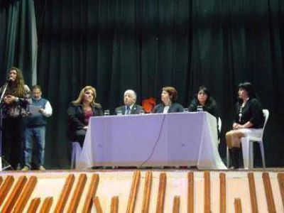 Se reabre el debate por cierre de cabarets