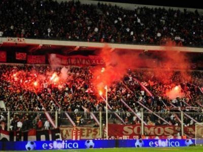 Avellaneda: secuestran mil bengalas en los palcos de Independiente