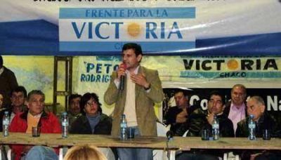 Mongel� en el acto del Frente para la Victoria en Barranqueras 