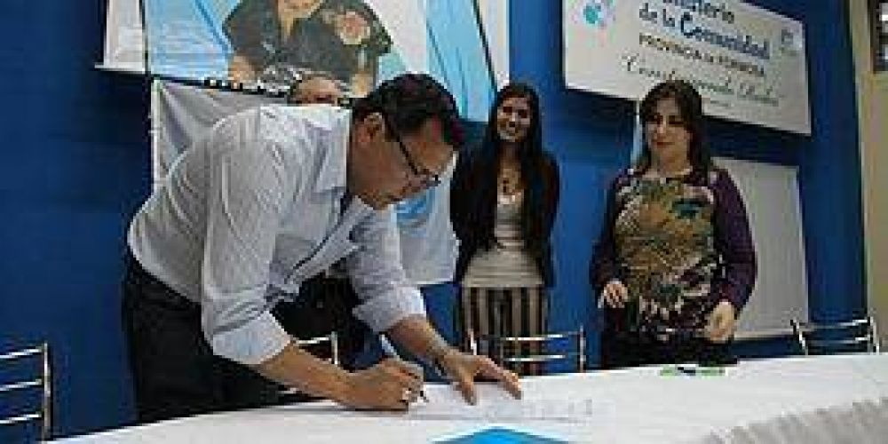  Gobierno, UNICEF y ONG acuerdan atenci�n para los ni�os