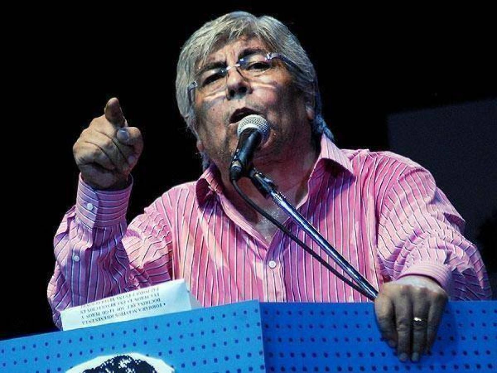 "El Gobierno amaga con la izquierda pero pega con la derecha"
