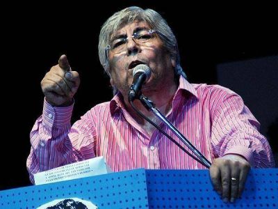"El Gobierno amaga con la izquierda pero pega con la derecha"