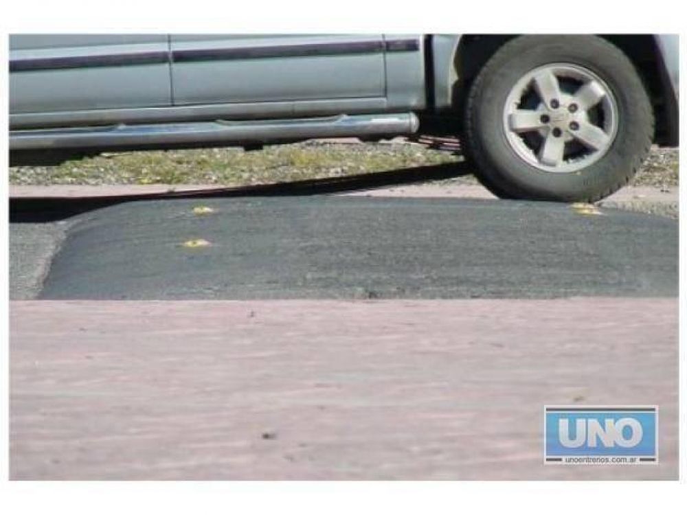 Lomos de burro: seguridad para unos, riesgos para otros