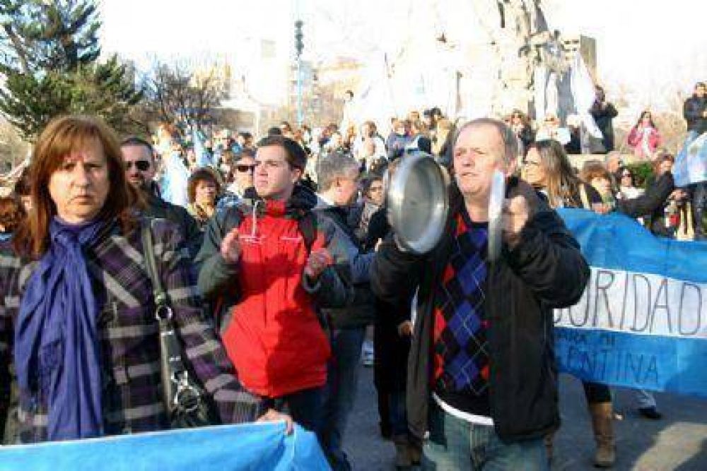 Tel�fono Pulti!!! Marplatenses reclamaron por Seguridad y Justicia