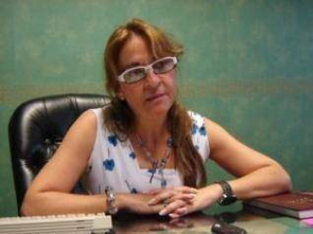 La Ministra de Educaci�n de la provincia ratific� 1490 pesos de salario docente.