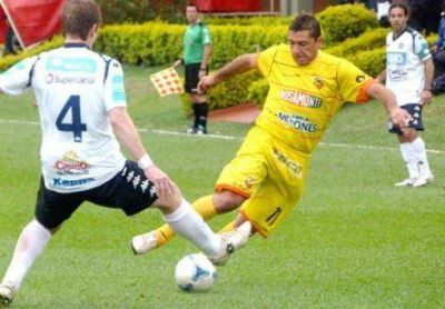 Crucero fue m�s pero no pudo con Independiente Rivadavia