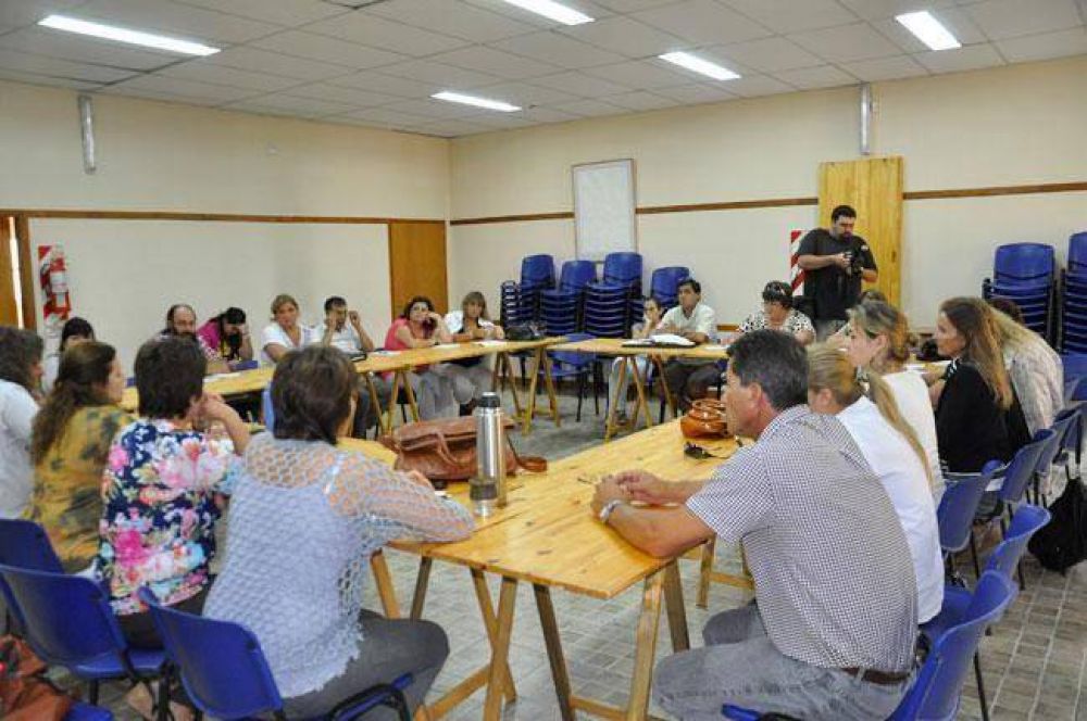  UTELPa Santa Rosa: un plenario de delegados pidi� el regreso a la Intersindical