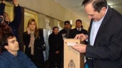  Suma rechazos el intento oficialista de habilitar la re-reelecci�n