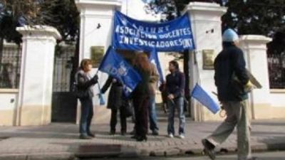  Los docentes de la UNT volver�n a parar los d�as 13 y 14 de septiembre