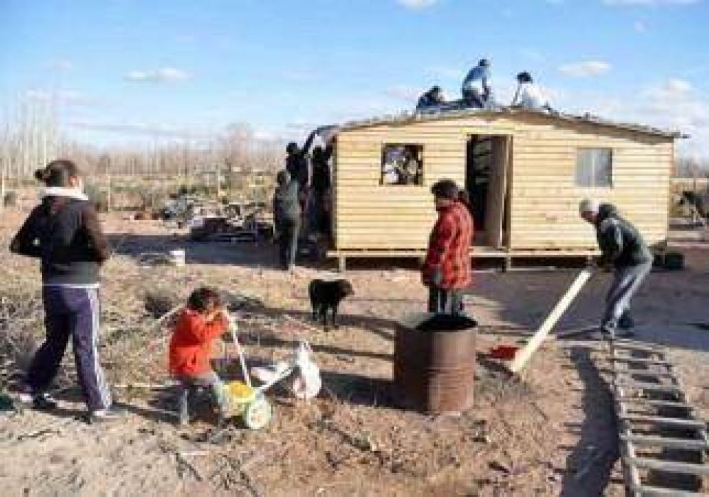 Catorce familias lograron el sue�o de la casa propia