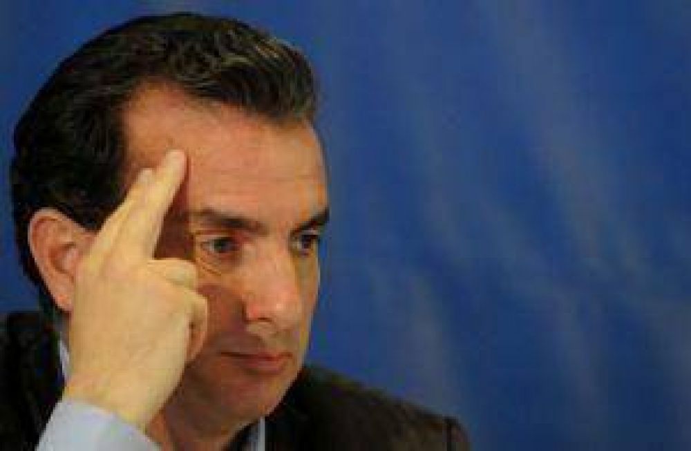 P�rez: anuncios y visitas para retomar la iniciativa pol�tica