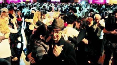 Una gran milonga como aperitivo de las finales del Mundial de Tango