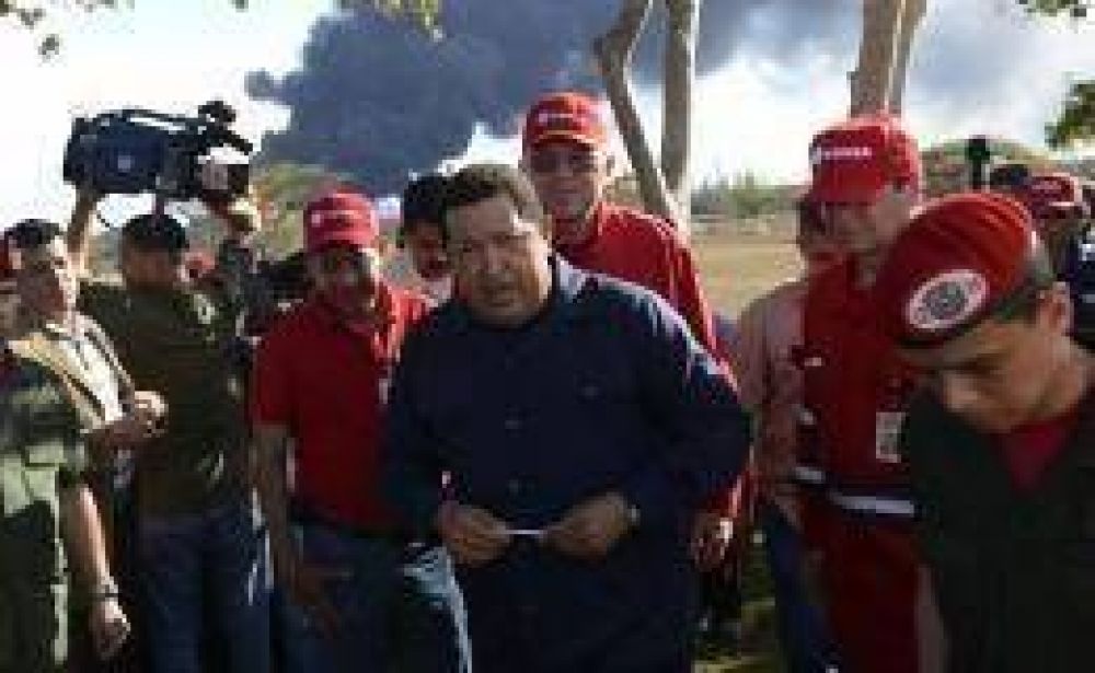 Ch�vez descart� que la explosi�n en refiner�a haya sido por falta de seguridad