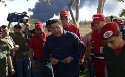 Ch�vez descart� que la explosi�n en refiner�a haya sido por falta de seguridad