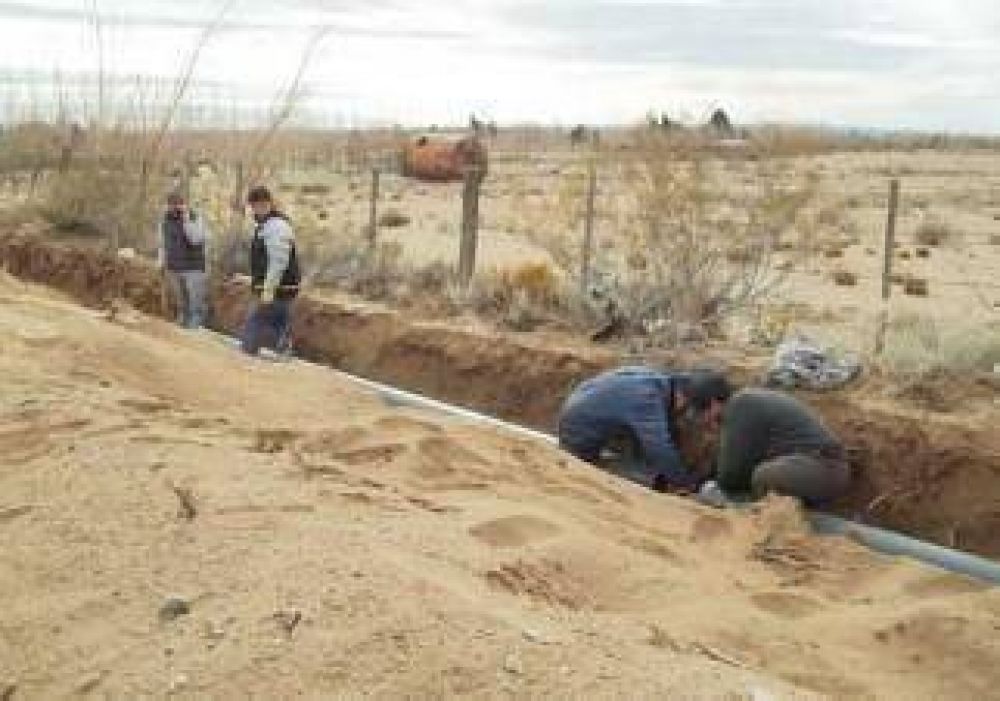 Plaza Huincul: inician obra de agua para riego 