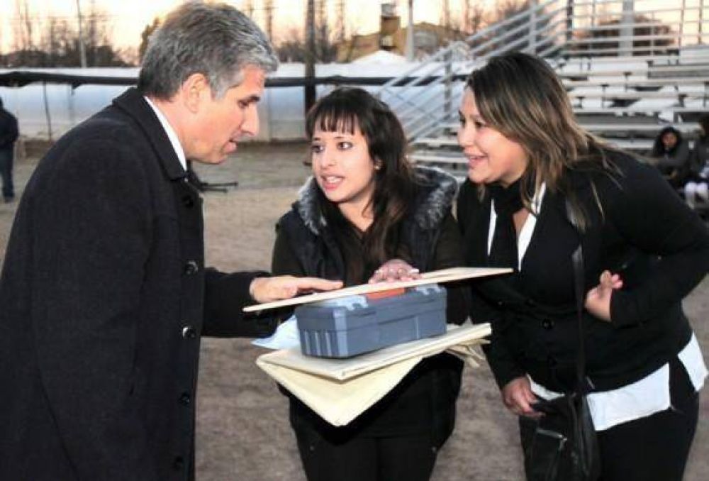 Hacia Mi Primer Trabajo: m�s de 800 personas ya tienen un oficio