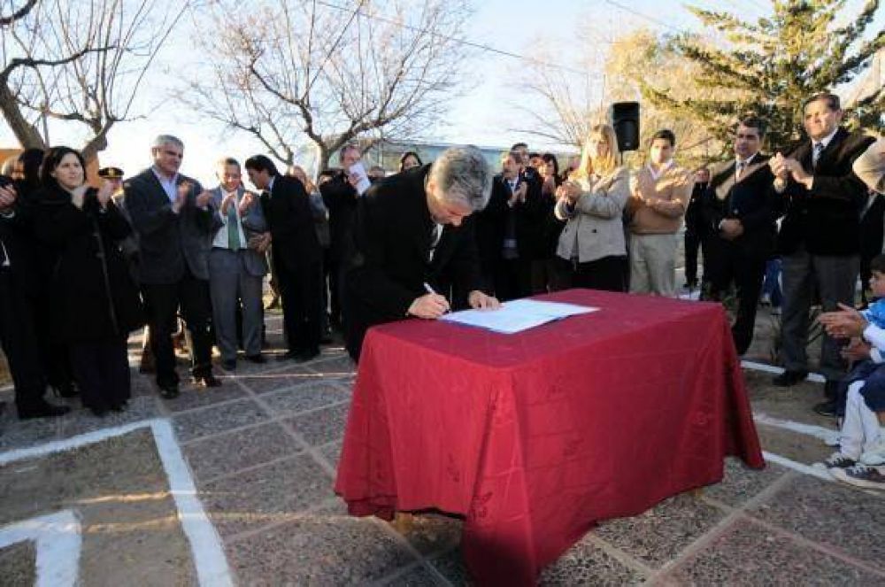 M�s obras p�blicas destinadas a la salud