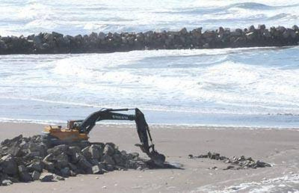 Vecinos del sur denuncian atrasos en obras prometidas para la defensa costera