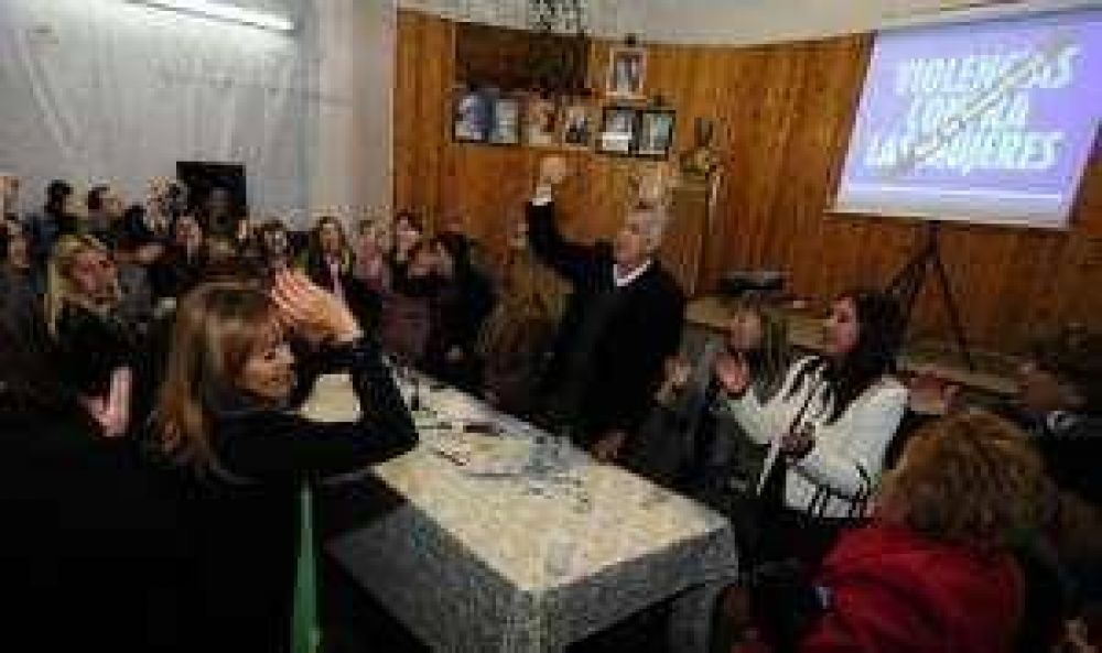 Gioja impuls� la labor pol�tica de las mujeres