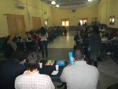  Anses y Renacer instruyeron a los abuelos sobre c�mo obtener la tarjeta Argenta